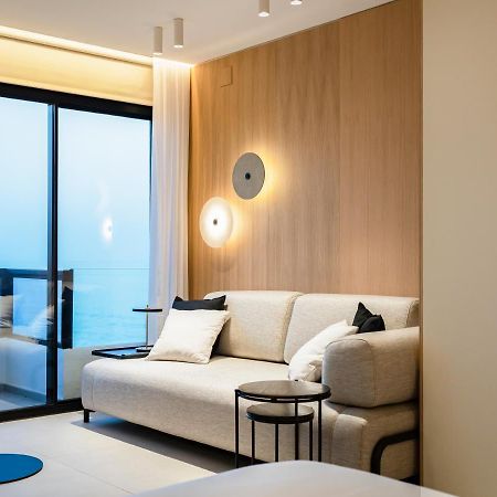 Aloha Apartamentos - Primera Linea De Playa - Vista Al Mar Benalmadena Bagian luar foto