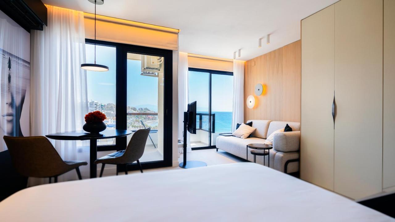 Aloha Apartamentos - Primera Linea De Playa - Vista Al Mar Benalmadena Bagian luar foto