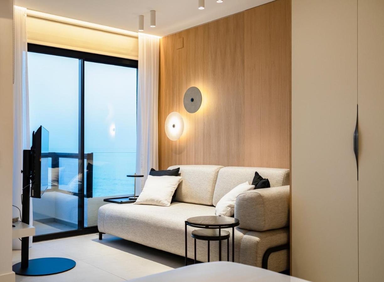 Aloha Apartamentos - Primera Linea De Playa - Vista Al Mar Benalmadena Bagian luar foto